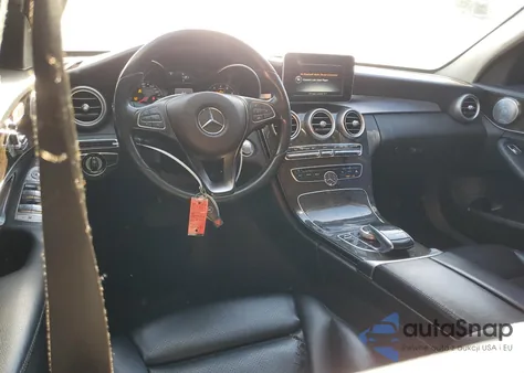 2015 Mercedes-Benz C 300 из США, поврежденный, VIN 55SWF4JB5FU074233